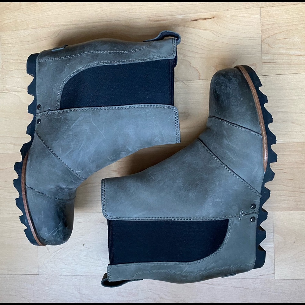 Sorel wedge booties size 6.5